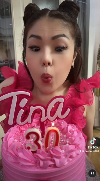 Tina Toon rayakan ulang tahun ke-30 © Instagram Tina Toon rayakan ulang tahun ke-30 © Instagram