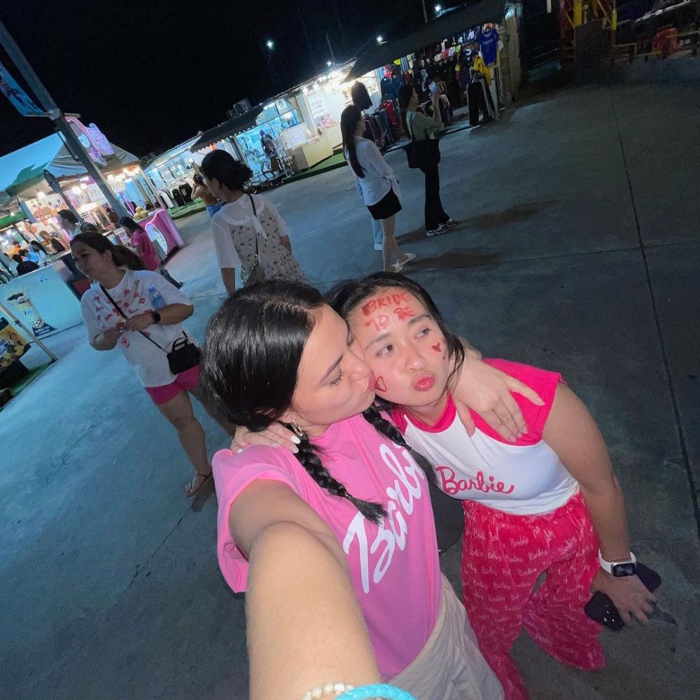 Momen bridal shower Gritte Agatha di Bangkok Instagram