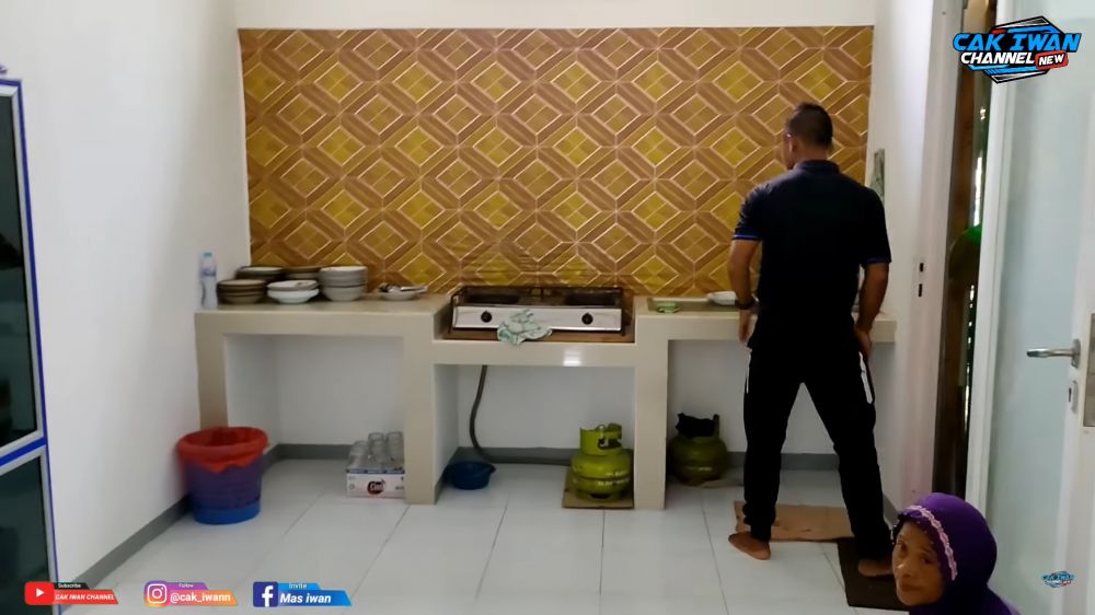 transformasi rumah arhan dari lantai semen kini minimalis © berbagai sumber