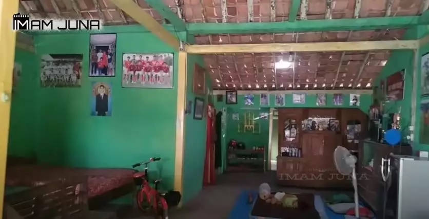 transformasi rumah arhan dari lantai semen kini minimalis © berbagai sumber