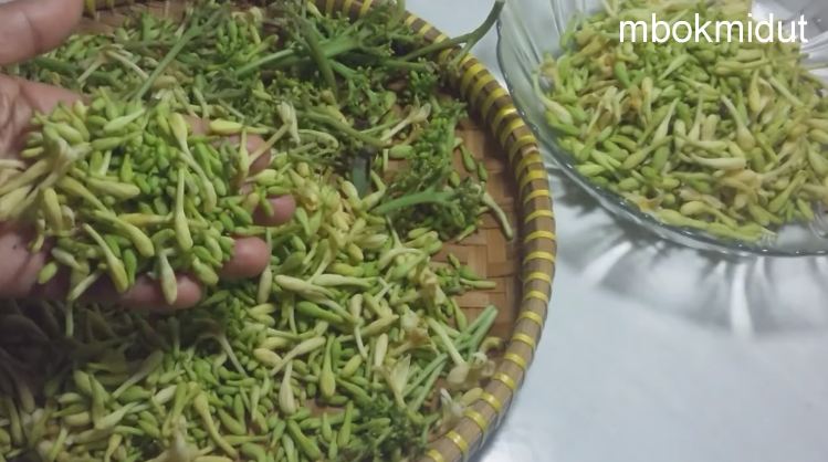 Trik mudah mengolah bunga pepaya agar rasa pahitnya berkurang, cuma pakai 2 bahan dapur