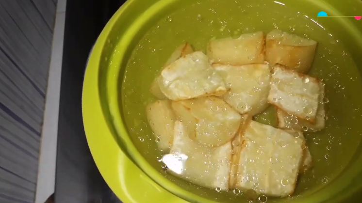 Tanpa direbus atau dikukus dulu, ini cara praktis bikin singkong goreng makin mekar dan renyah