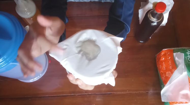 Nggak ditambah air, begini trik simpel membedakan madu asli dan palsu cuma pakai 1 alat sederhana