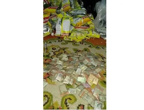 Potret kocak hadiah dalam bungkus jajanan Berbagai sumber