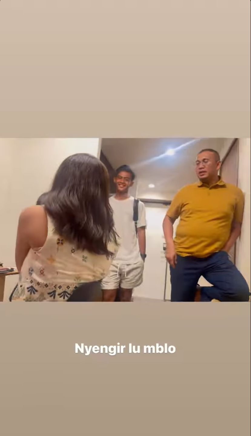 kedekatan arhan dan mertua © instagram