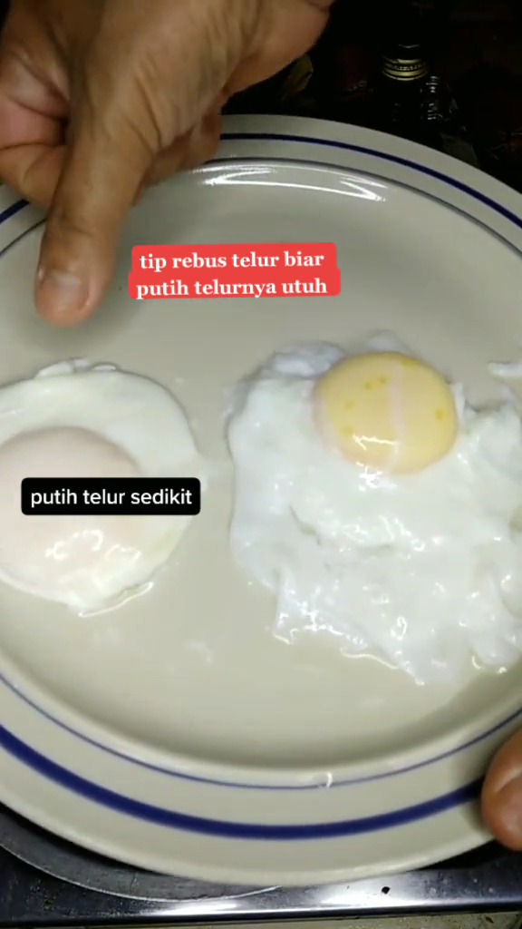 Tak pakai cetakan, ini trik merebus telur tanpa cangkang agar tidak berbusa dan putihnya tetap utuh