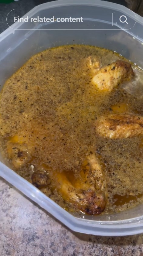 Bukan ditambah gula atau kentang, ini trik ampuh mengatasi ayam bakar terlalu asin