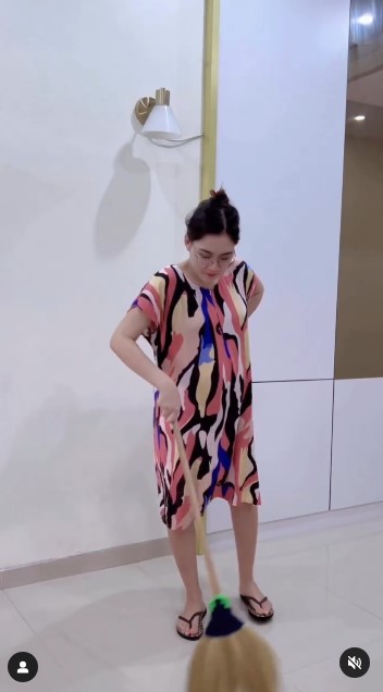 Nella Kharisma dasteran di keseharian © Instagram