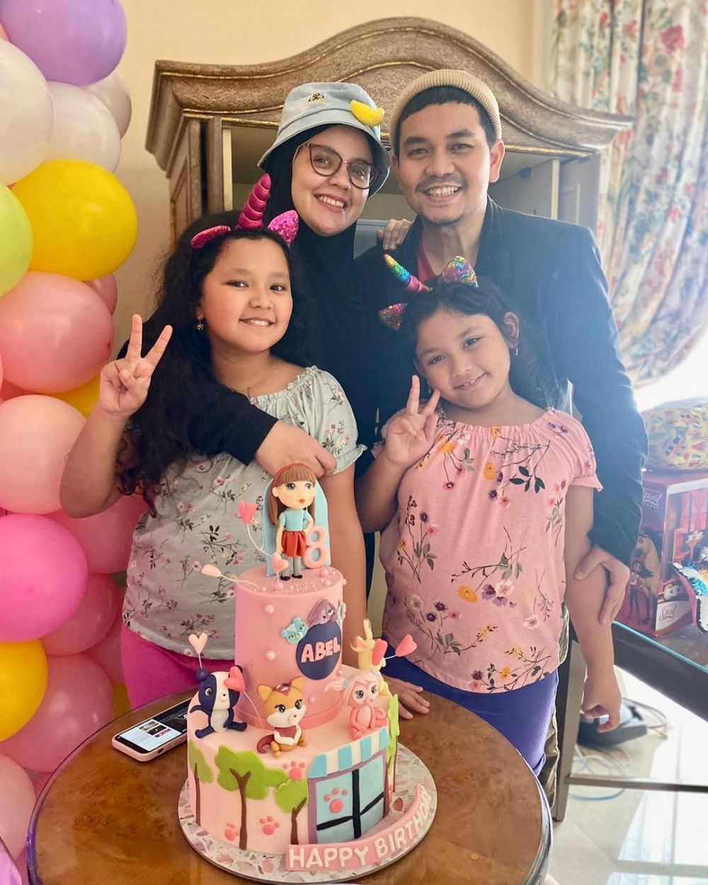 klarifikasi indra bekti soal nikah © instagram