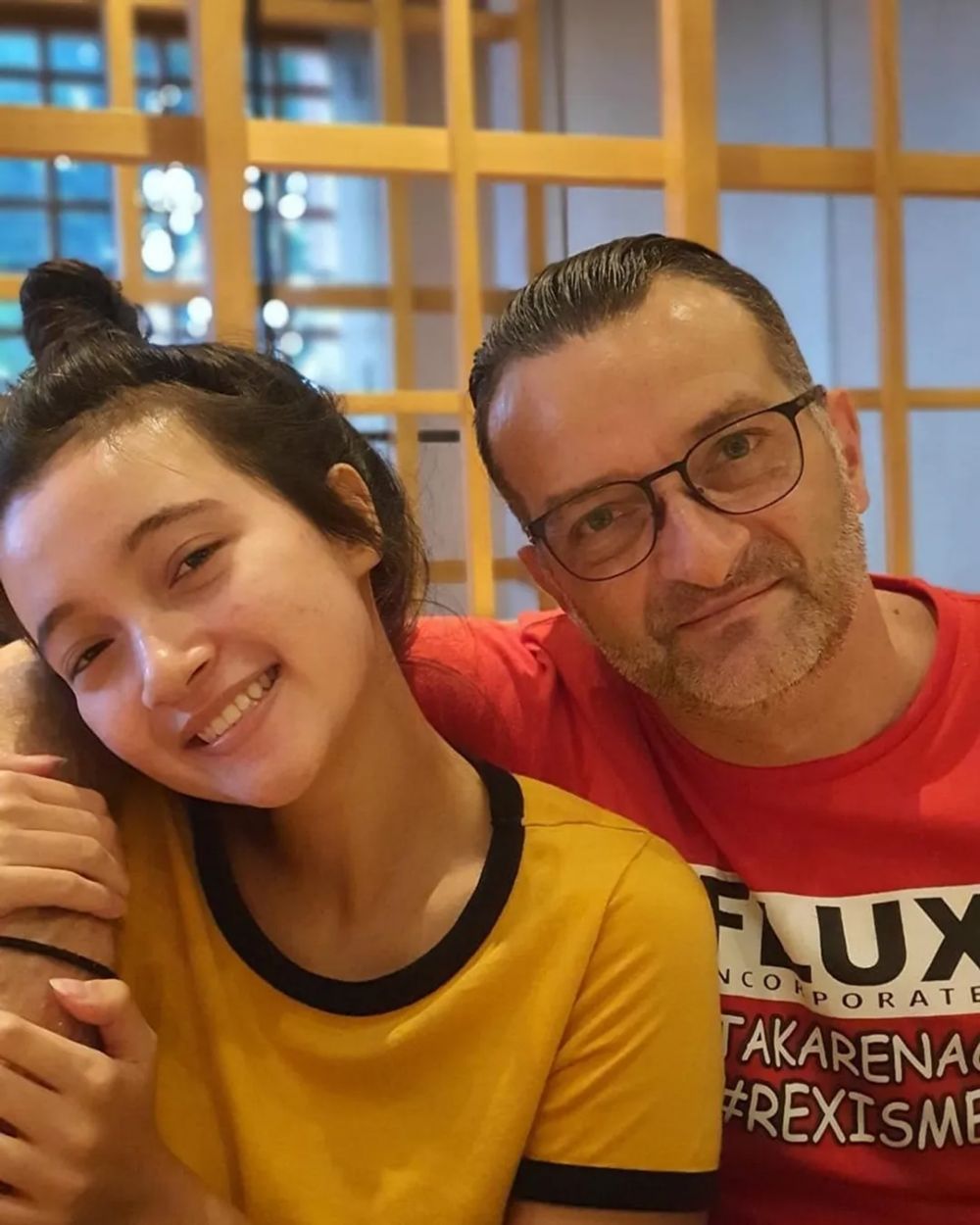 kedekatan seleb dan ayah bak kekasih © instagram