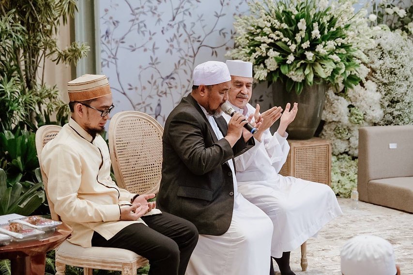 Momen pengajian pernikahan Atheera putri Sandiaga Uno © 2023 brilio.net