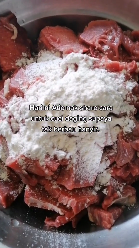 Jangan langsung dibilas air, ini trik mencuci daging sapi agar bebas bau pakai 1 bahan dapur