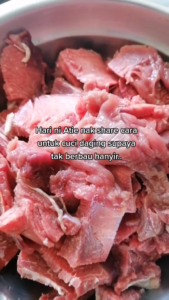 Jangan langsung dibilas air, ini trik mencuci daging sapi agar bebas bau pakai 1 bahan dapur