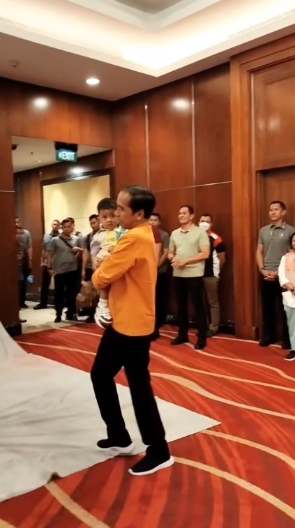 foto keluarga Jokowi Iriana dan Kahiyang © TikTok