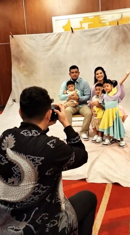 foto keluarga Jokowi Iriana dan Kahiyang © TikTok