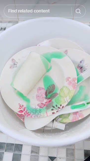Simpel tanpa digosok, ini cara sulap peralatan dapur putih kusam jadi kinclong pakai 2 bahan dapur
