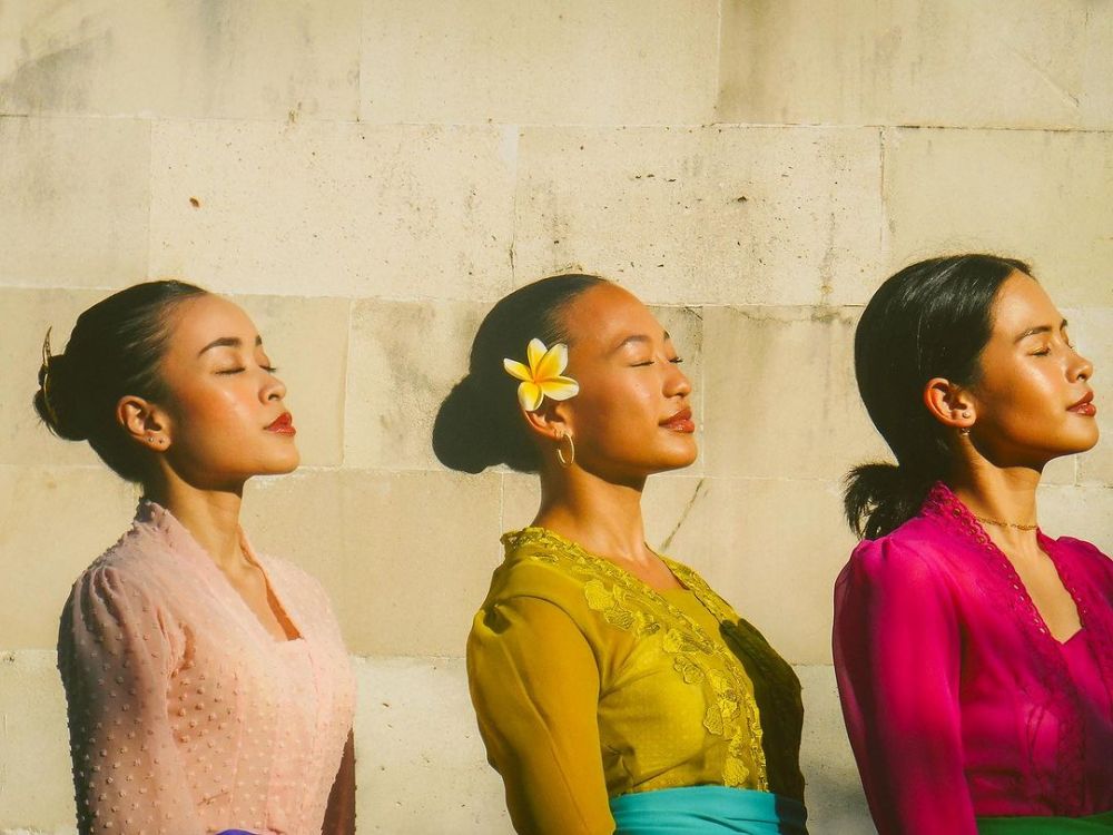 gaya Maudy Ayunda berkebaya bak kembang desa © 2023 brilio.net