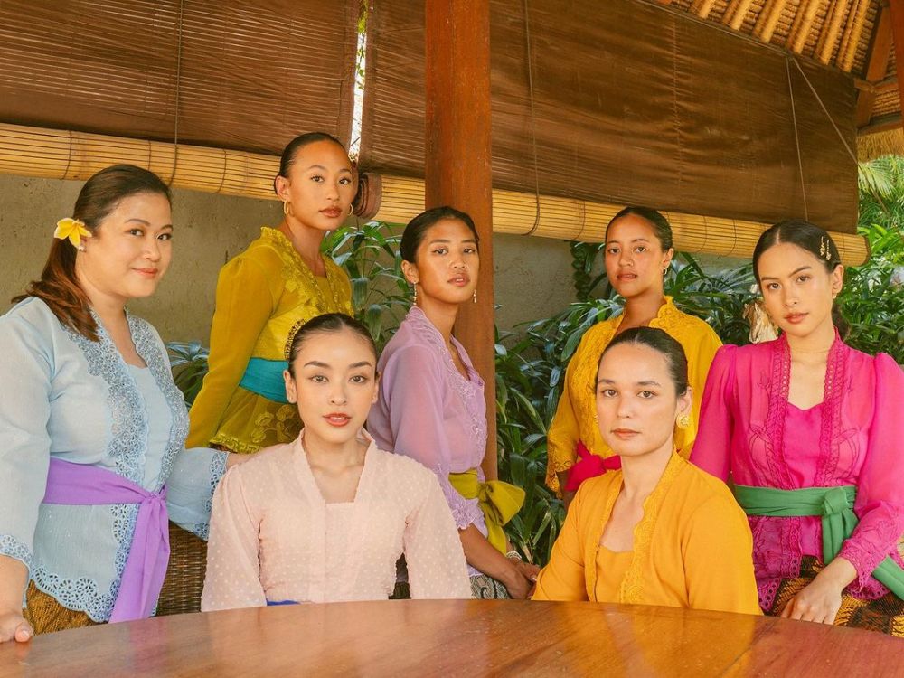 gaya Maudy Ayunda berkebaya bak kembang desa © 2023 brilio.net