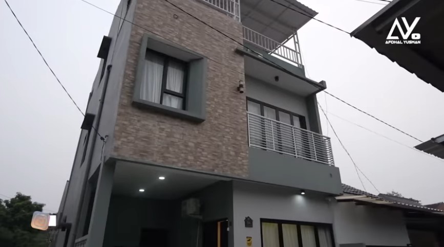 rumah Nabila LIDA dan Ilyas Bachtiar © YouTube rumah Nabila LIDA dan Ilyas Bachtiar © YouTube
