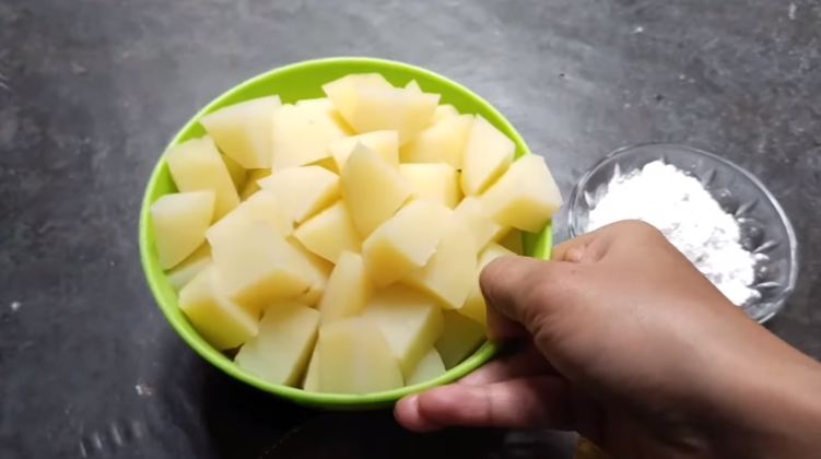 Tanpa dibalut telur, ini trik bikin perkedel kentang yang padat dan tak hancur saat digoreng