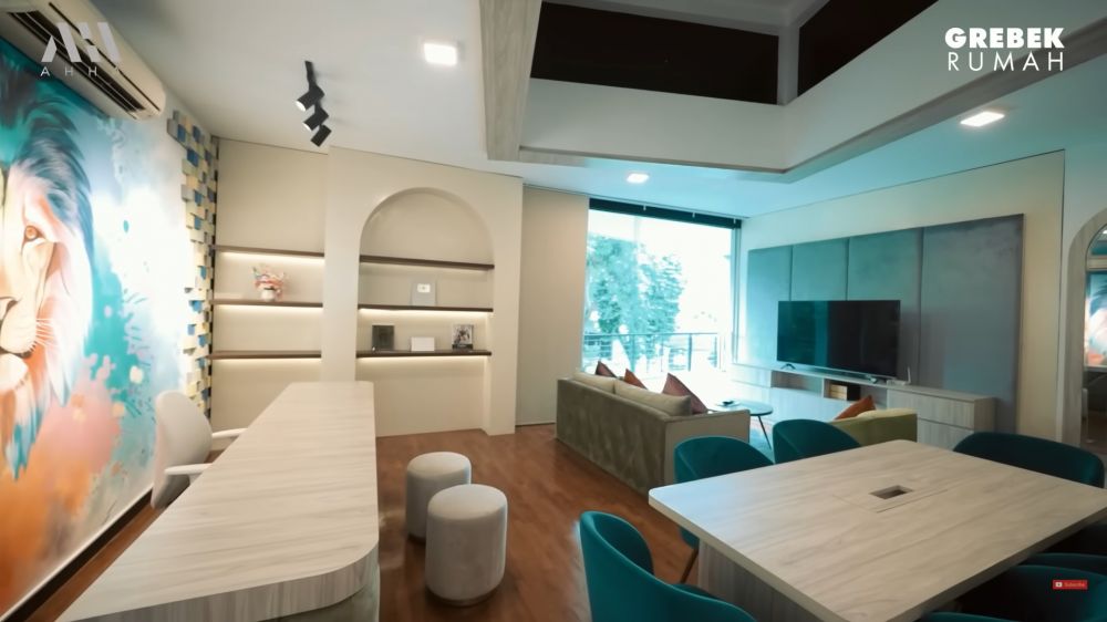 bocah bule dulu atlet renang kini artis punya rumah mewah © berbagai sumber