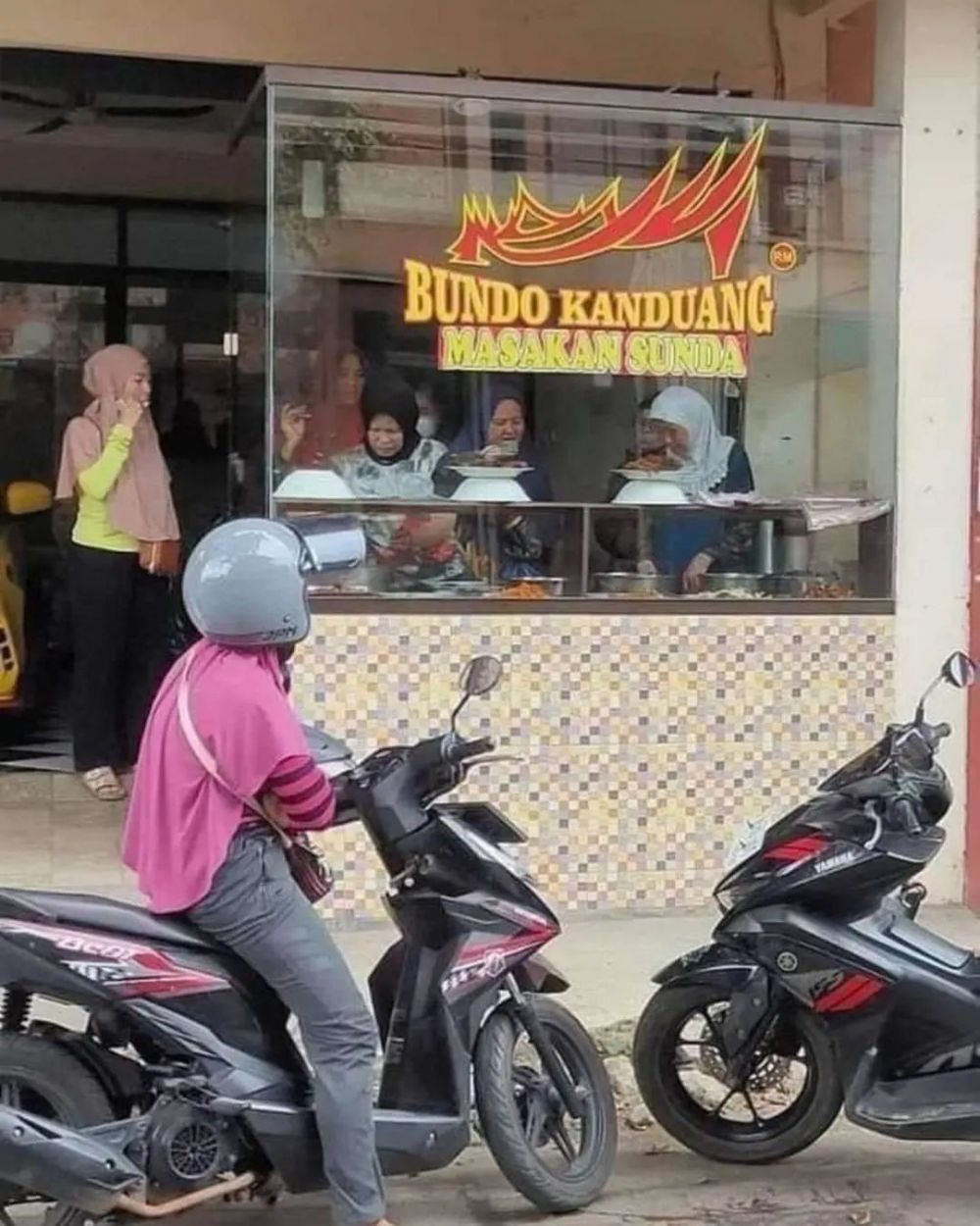 Teknik promosi jenius warung  Berbagai sumber