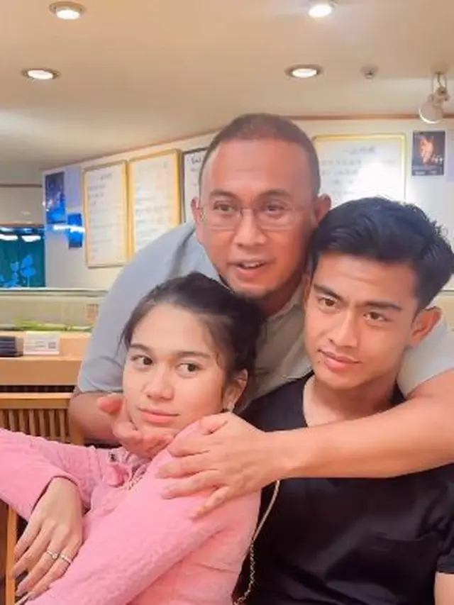 Potret kedekatan atlet bareng mertua ini bikin kagum © 2023 brilio.net Potret kedekatan atlet bareng mertua ini bikin kagum © 2023 brilio.net