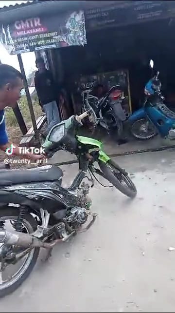 Motor rusaknya nggak tanggung © TikTok