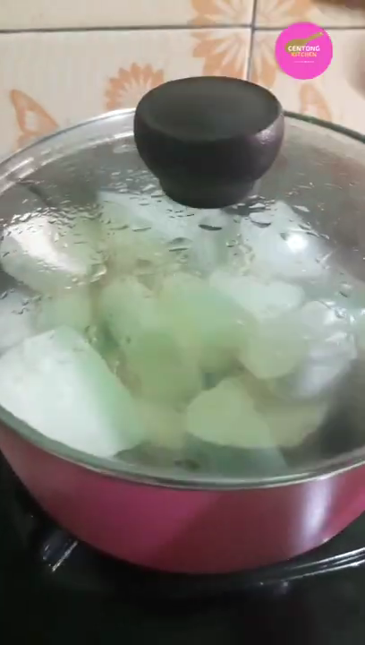 Tak perlu digoreng dua kali, ini trik bikin singkong goreng yang renyah dan merekah sempurna