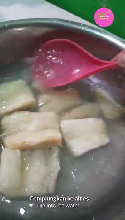 Tak perlu digoreng dua kali, ini trik bikin singkong goreng yang renyah dan merekah sempurna