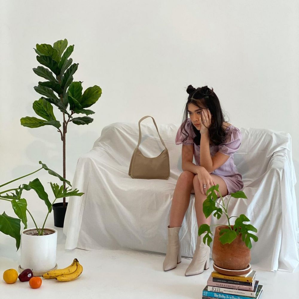 pesona Kayra Miendara anak Mieke Amalia dan Tora Sudiro yang pilih jadi model © 2023 brilio.net pesona Kayra Miendara anak Mieke Amalia dan Tora Sudiro yang pilih jadi model © 2023 brilio.net