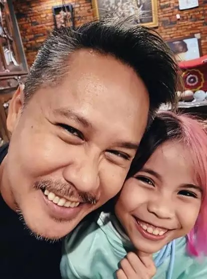  kekompakan gitaris band dengan buah hatinya © berbagai sumber