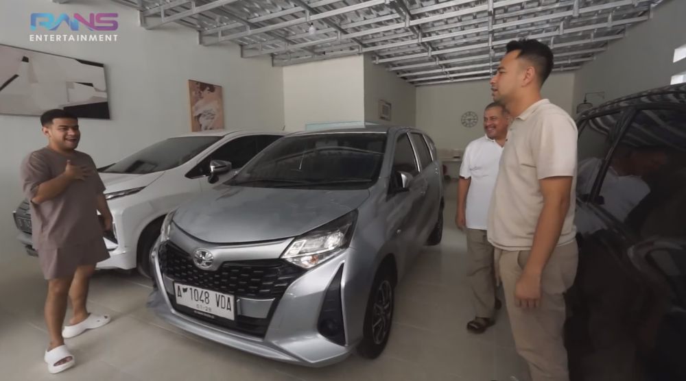 penampakan showroom mobil pak muh © YouTube penampakan showroom mobil pak muh © YouTube