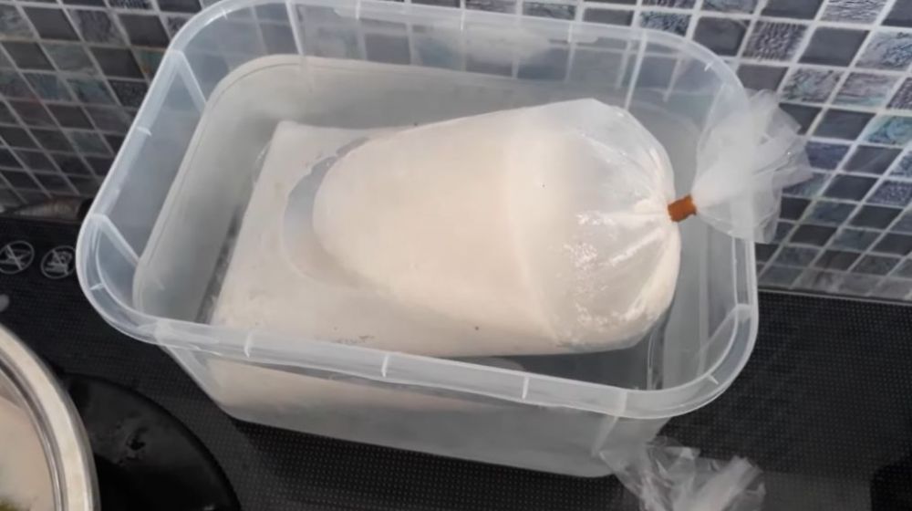 Jangan langsung dipanaskan, ini trik aman mencairkan santan beku supaya tidak pecah dan rusak