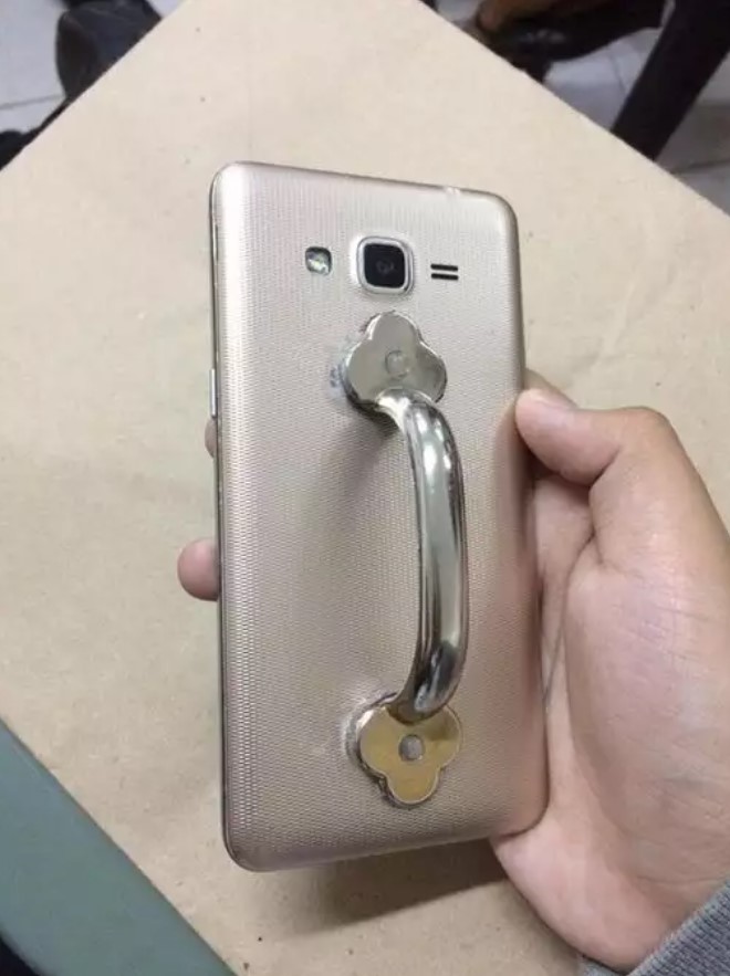 Pemakaian benda tak sesuai fungsi Berbagai sumber