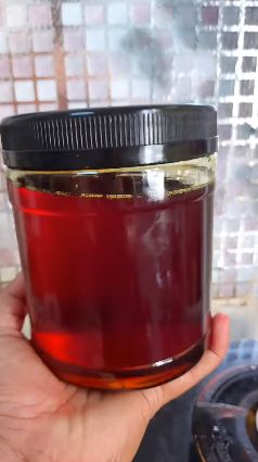 Bukan pakai air atau bawang bombai, ini cara jitu jernihkan minyak goreng kotor pakai 1 bahan dapur