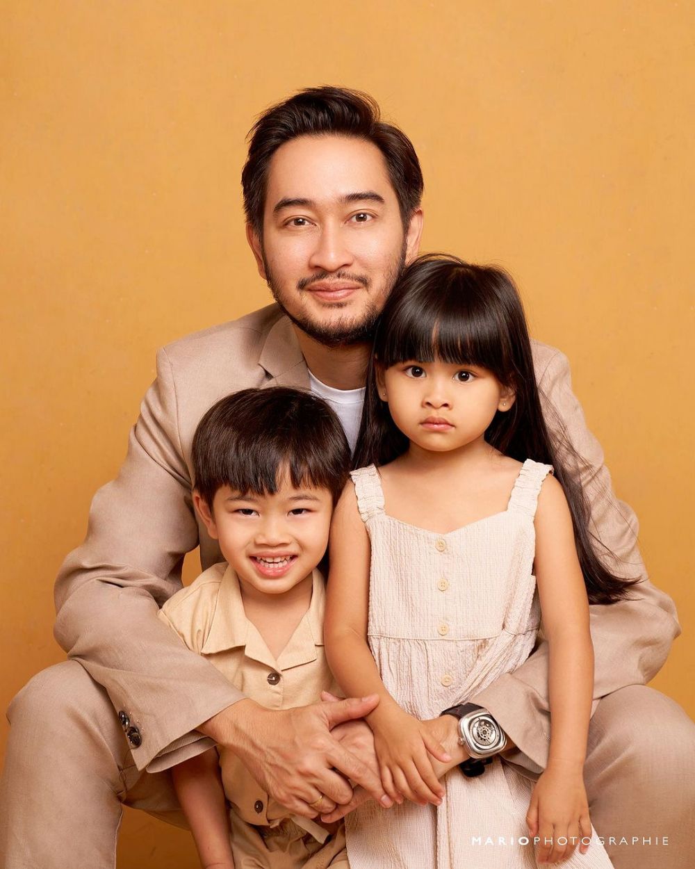 Gaya pemotretan Jeje Govinda bareng istri Instagram