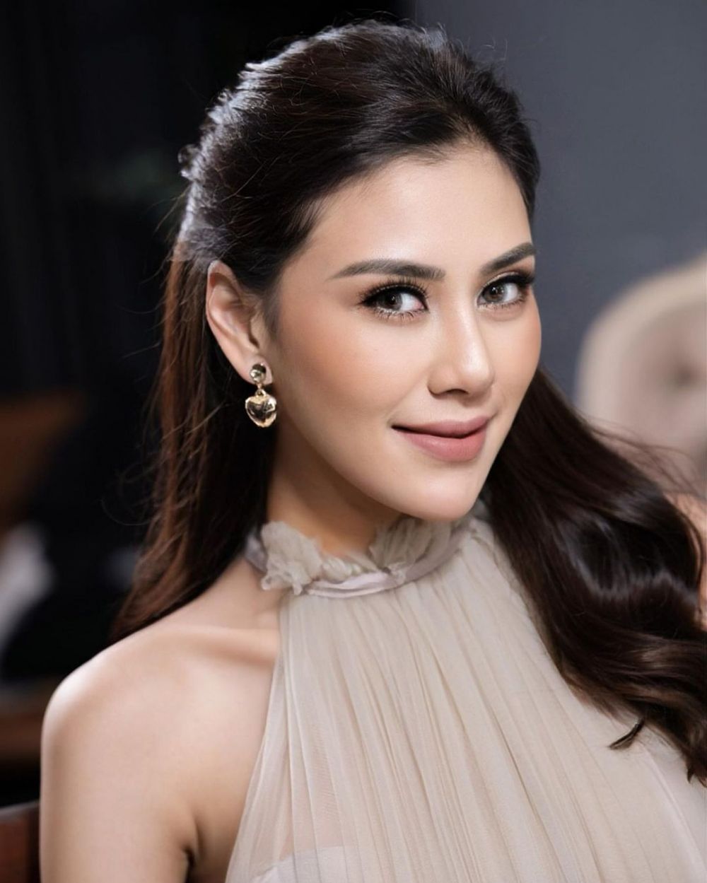 Gaya pemotretan Jeje Govinda bareng istri Instagram