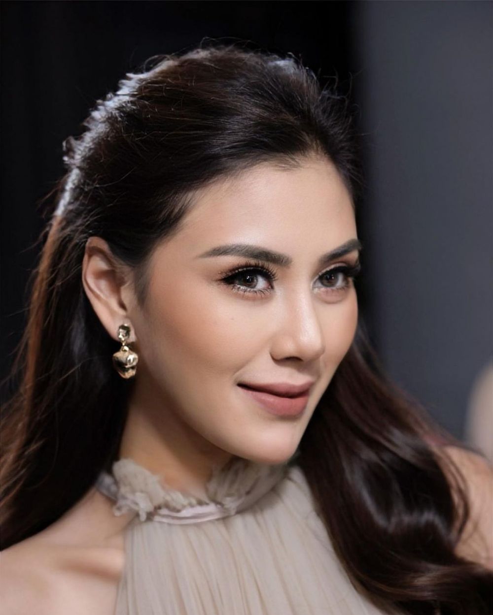 Gaya pemotretan Jeje Govinda bareng istri Instagram