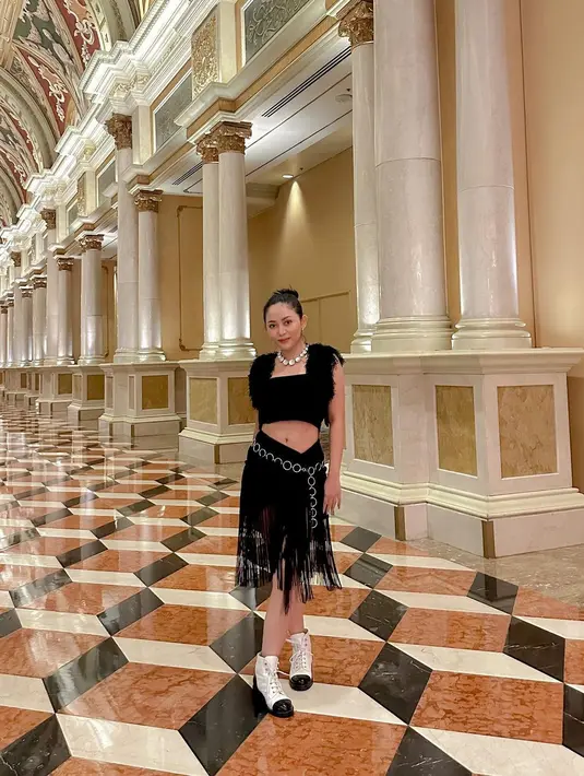 gaya Rachel Vennya pakai busana nyentrik ini bikin salfok Instagram