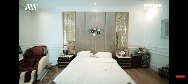 rumah Arie Untung masa kecil vs sekarang © YouTube