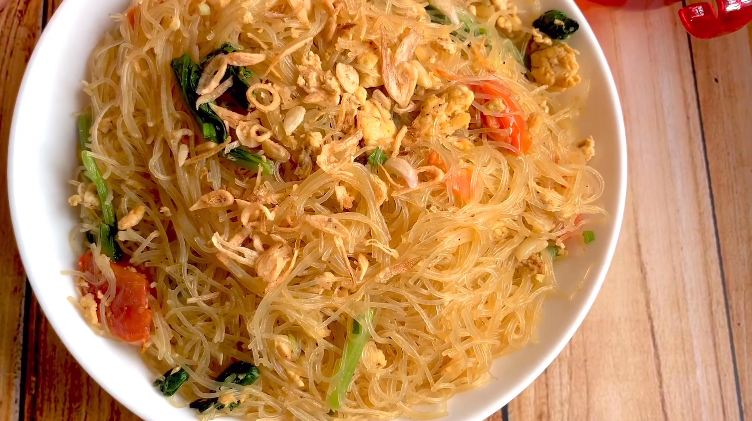 Tanpa direbus, ini cara bikin bihun goreng semakin lezat, tidak menggumpal, dan antilengket di wajan