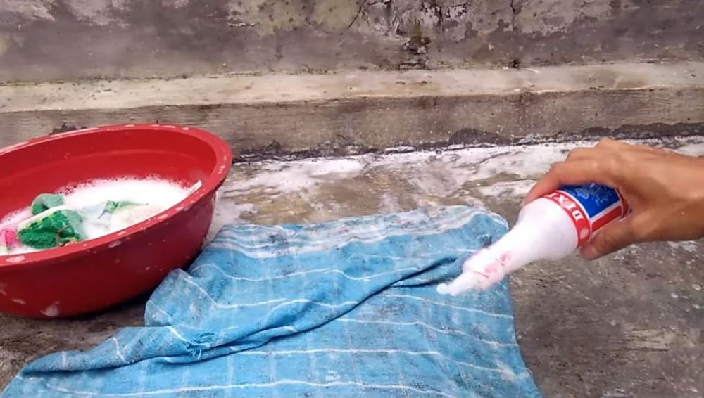 Cukup tambah 1 bahan dapur, begini cara mencuci kain lap dapur dekil dan bau