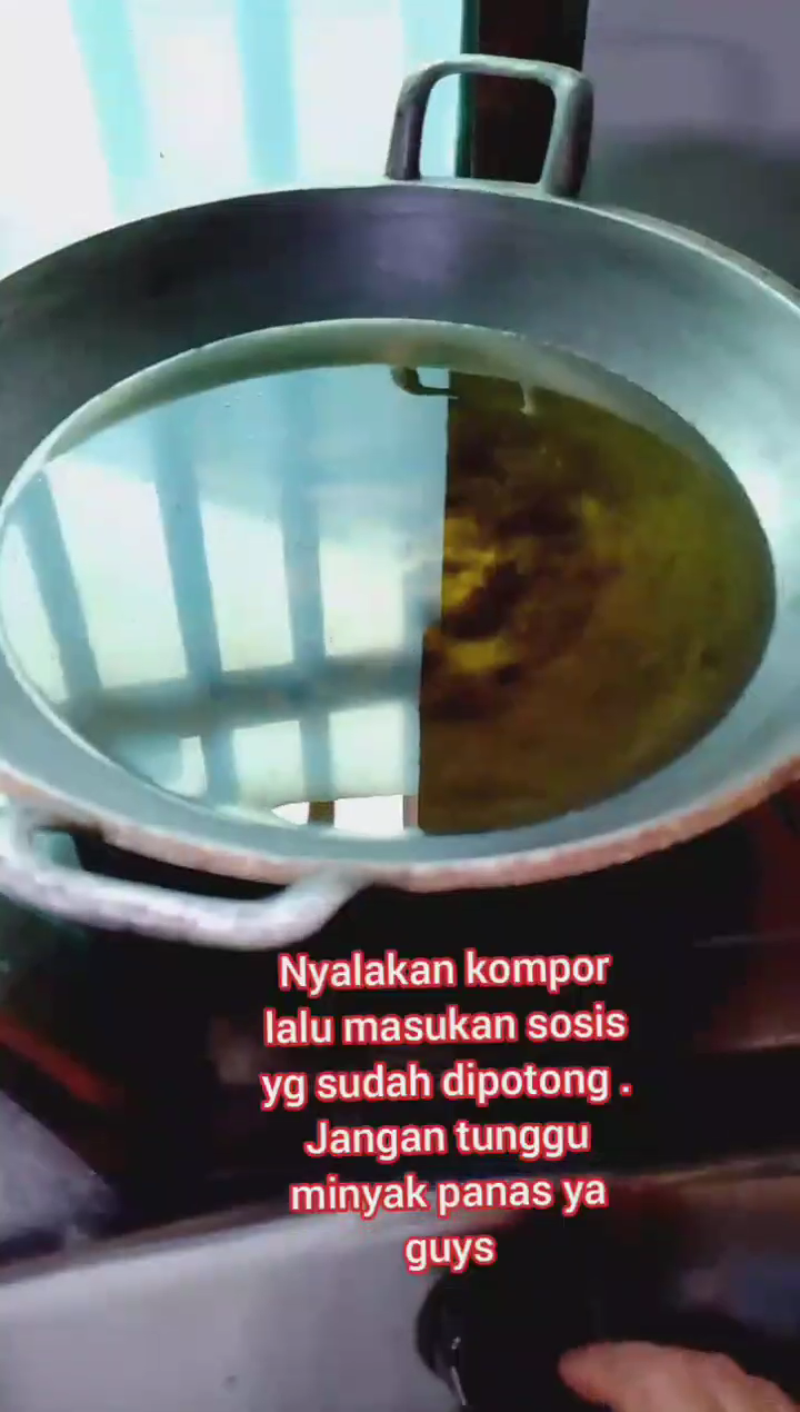 Trik mudah menggoreng sosis agar hasilnya mekar sempurna dan garing tahan lama