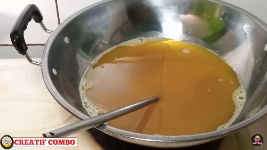 Tanpa diberi tepung, ini trik jernihkan dan hilangkan bau tengik minyak goreng