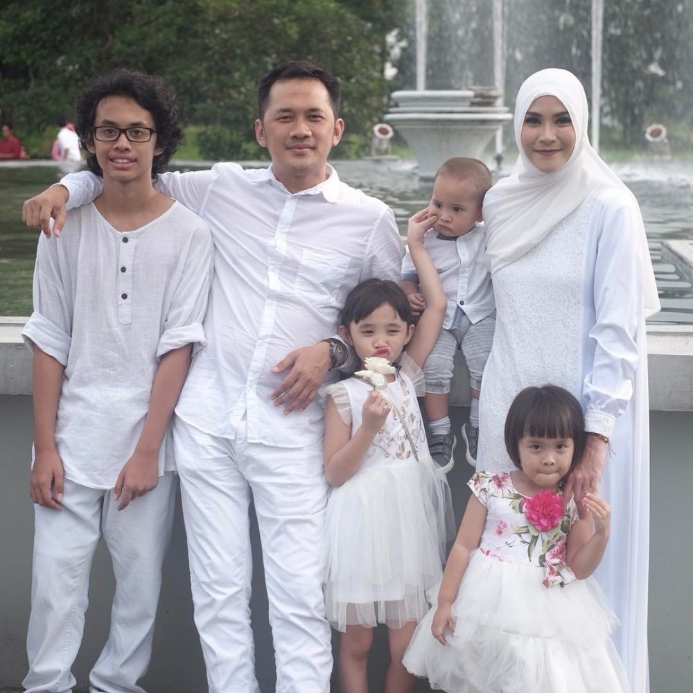 Potret anak seleb ikut ke kondangan ini bikin gemes © 2023 brilio.net