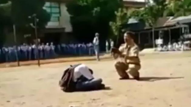 Pemandangan saat upacara bendera ini relate abis Berbagai sumber