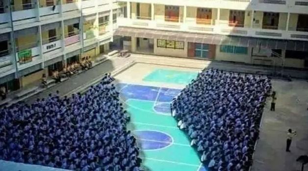 Pemandangan saat upacara bendera ini relate abis Berbagai sumber