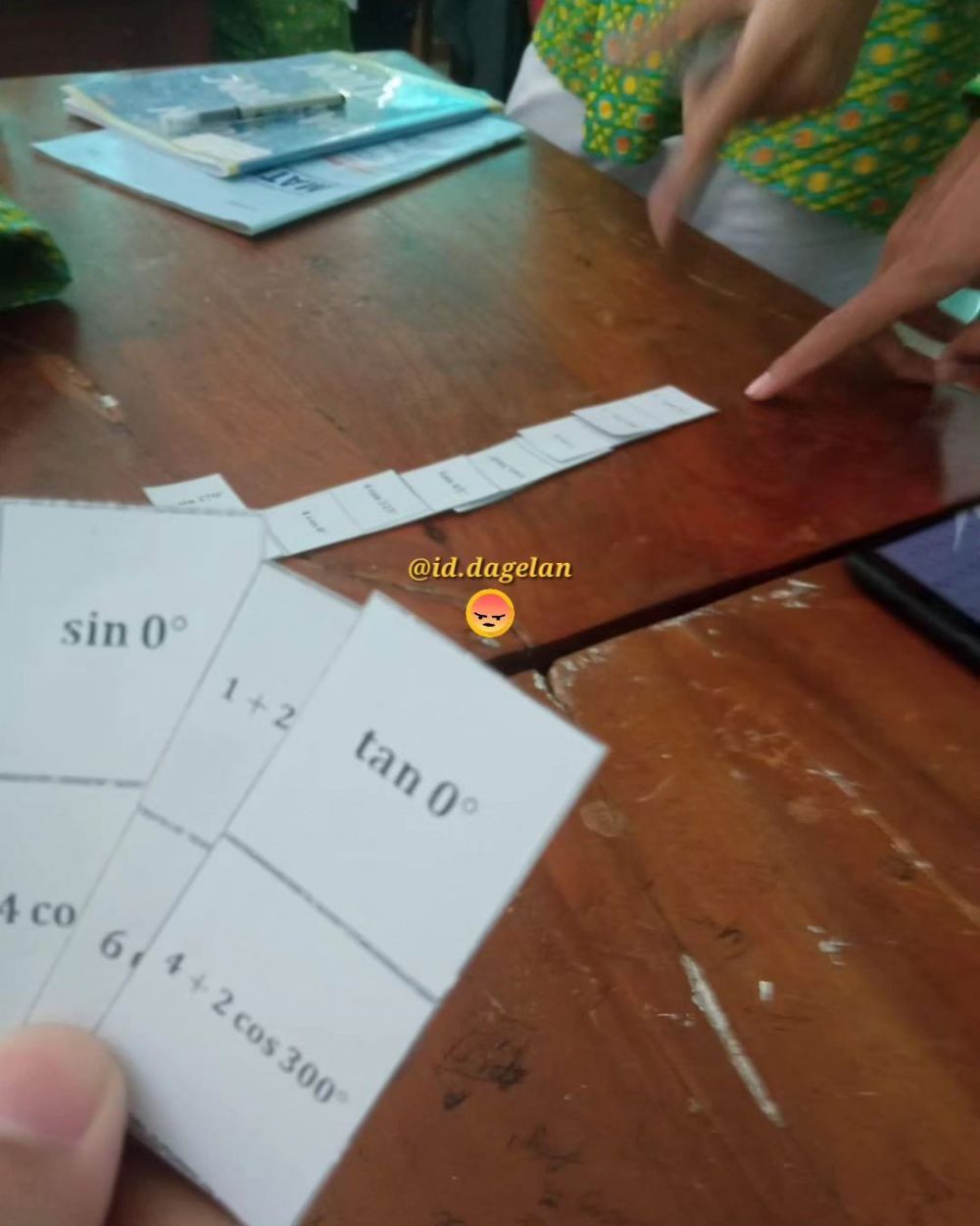 Murid kelewat pinter gabut Berbagai sumber