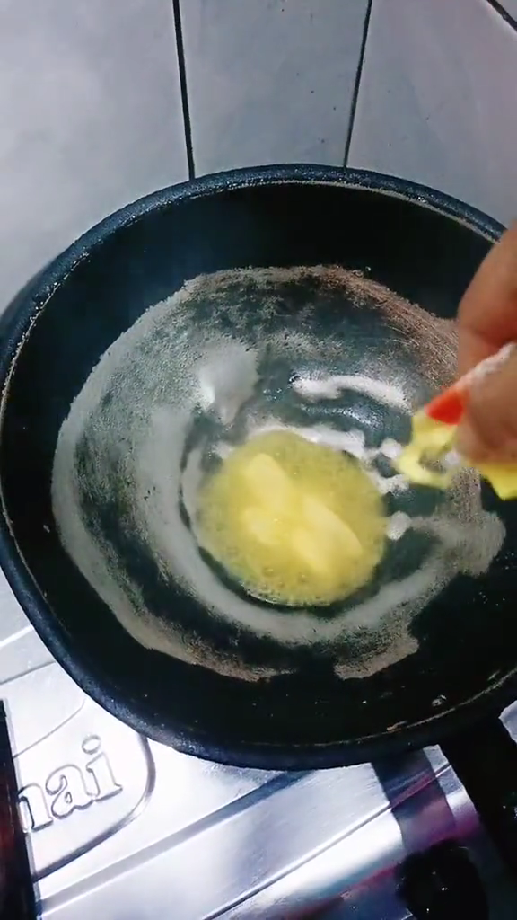 Tak pakai larutan terigu, ini trik menjernihkan minyak goreng bekas pakai 1 bahan dapur